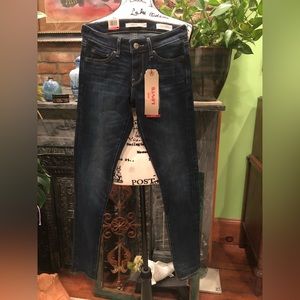 LEVI’S Dark Blue MidRise Skinny New with Tags